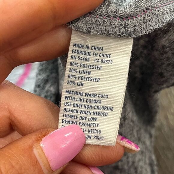 American Eagle Heathered Gray V-Neck Graphic T-Shirt Pink Short SleeveSize Small - Picture 5 of 5